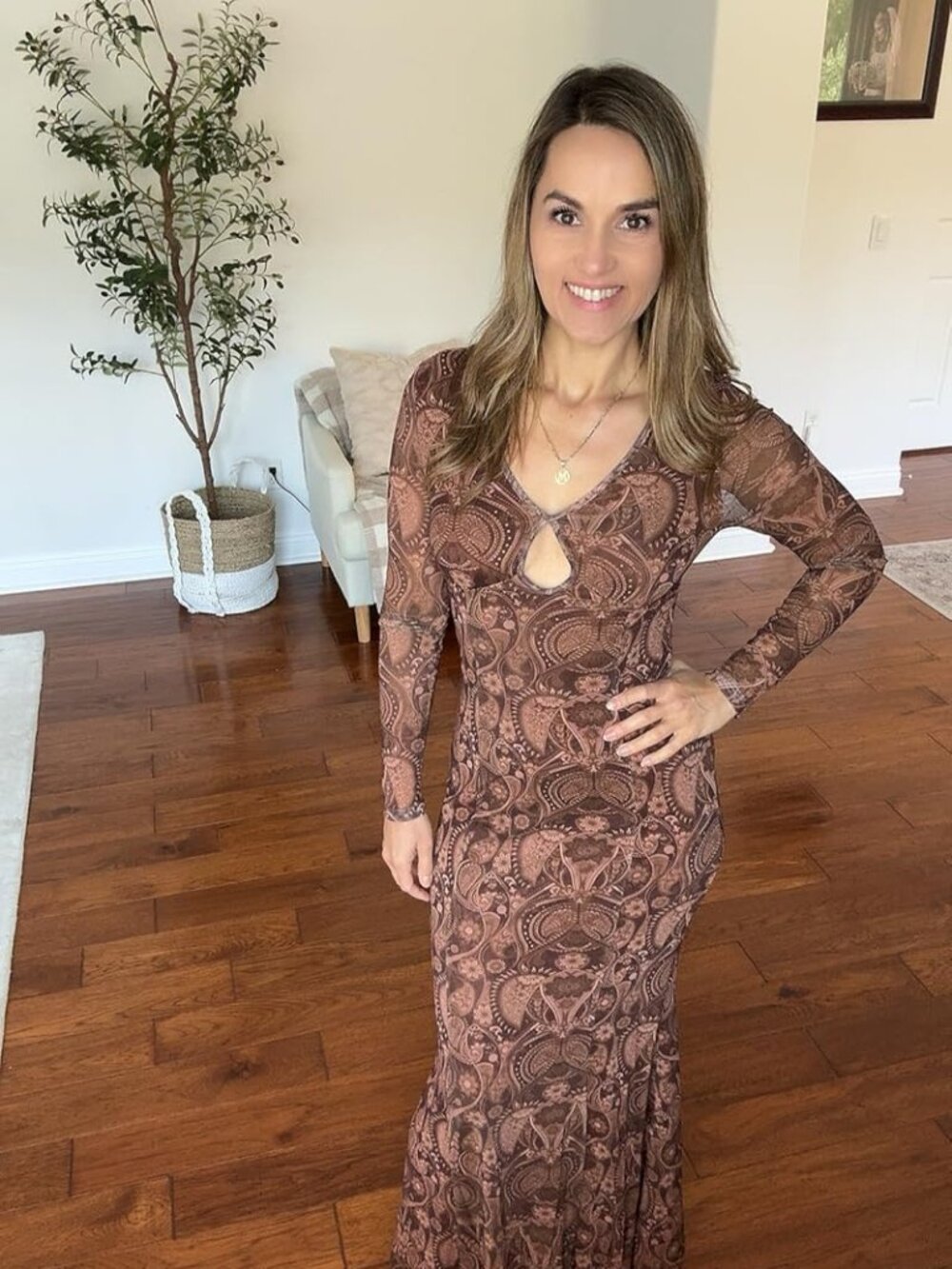 WDIRARA Women's Paisley Print Cut Out Fishtail Maxi Dress Long Sleeve V Neck Wes